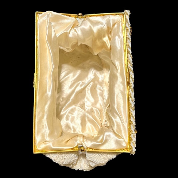 Vintage white beaded evening bag with chain - Picture 5 of 13